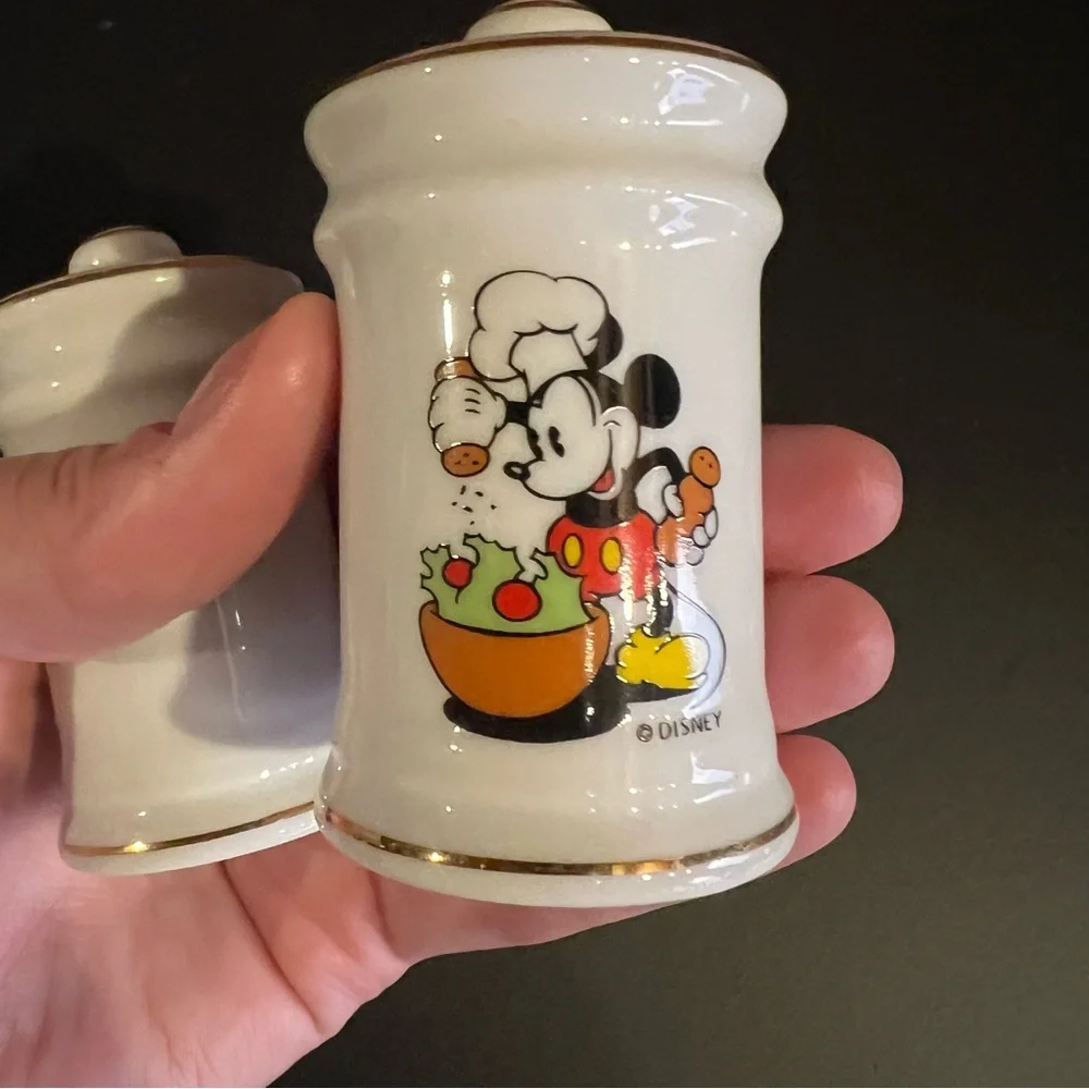 🐭 Vintage Chef Mickey Mouse Salt and Pepper Shakers
